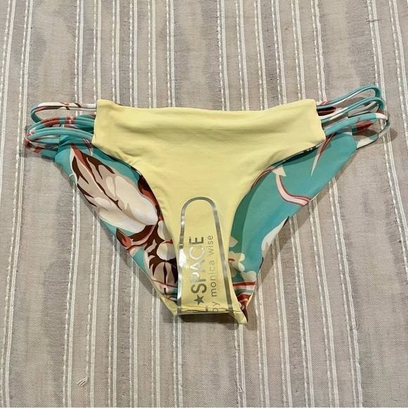 L*SPACE Kennedy Bikini Bottom in Green Yellow Tropical Floral Small NWOT - Picture 4 of 7